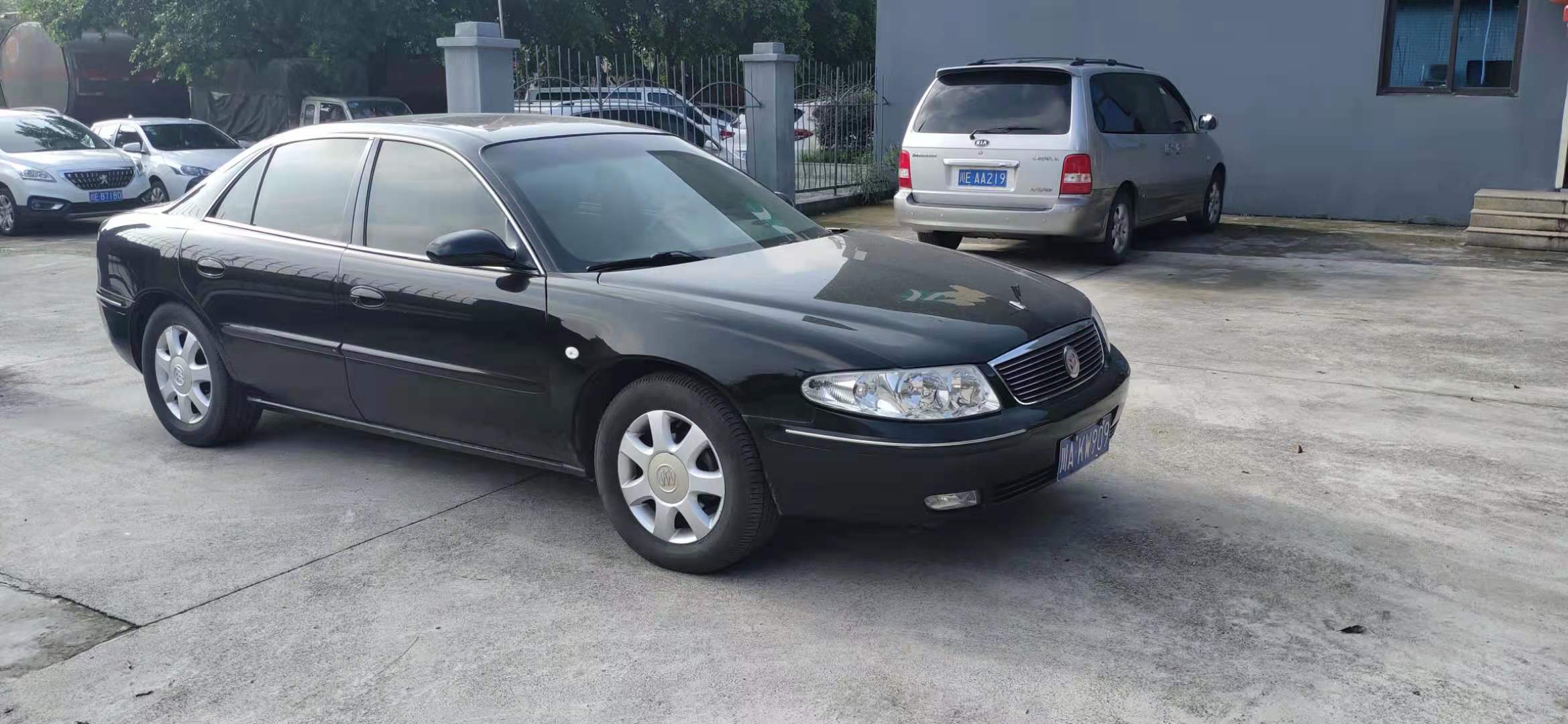 福克斯、上海別克機(jī)車拍賣